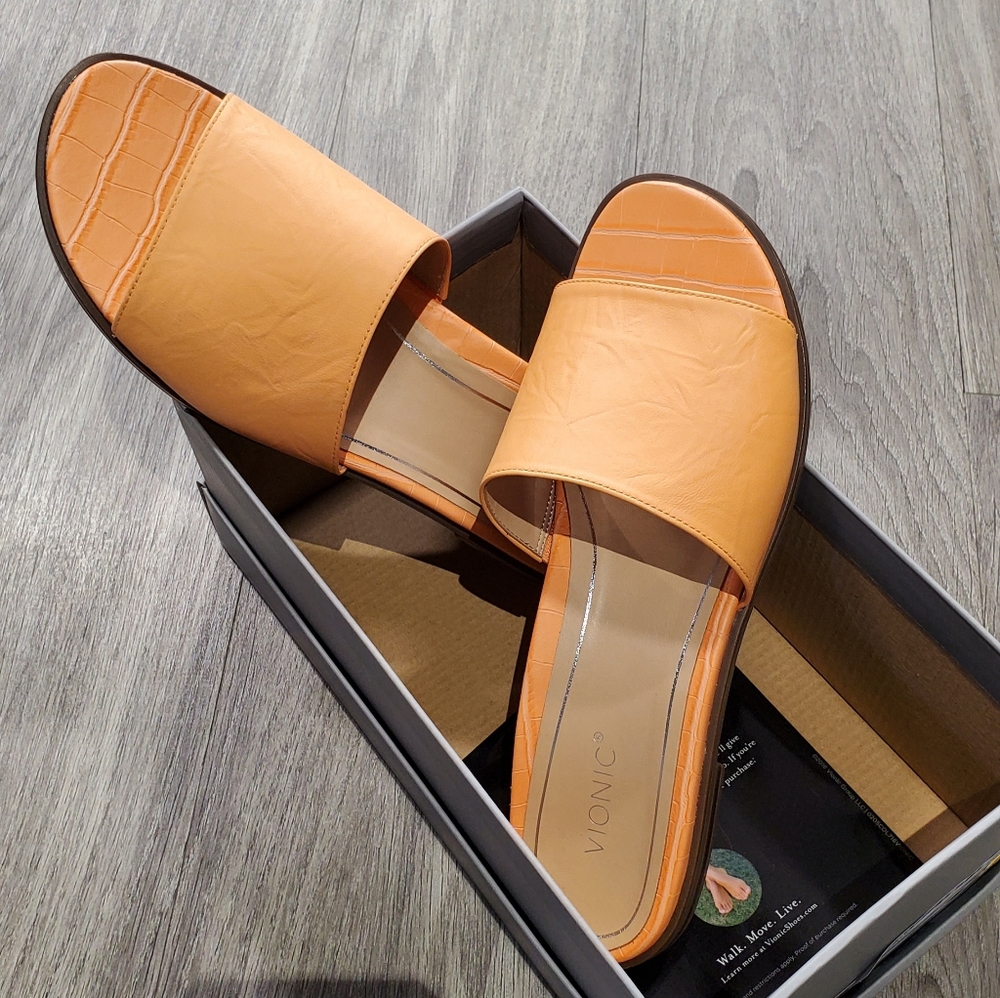 New Women's Vionic Demi Slide Sandals Color is Melon